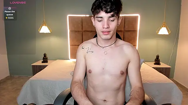 AlejooTwinkn Live XXX chat