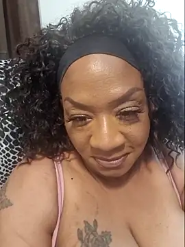 Big_Booty_Bonnie webkamerás műsora