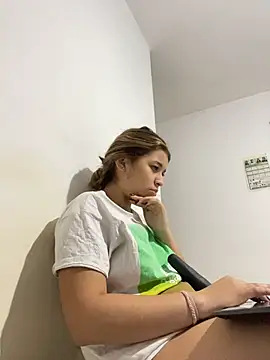 baddieasiantv's Webcam Show
