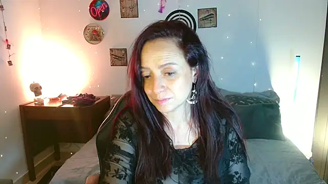Katicalatinmilf 现场XXX聊天