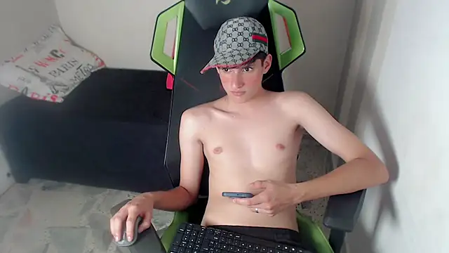 Pablito_junior Adlı Modelin Canlı XXX Sohbeti