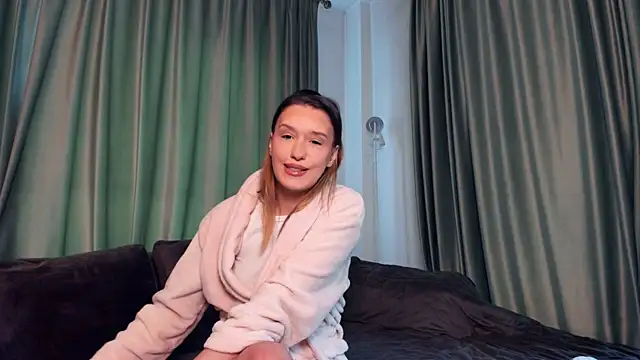 LaraStone69 现场XXX聊天