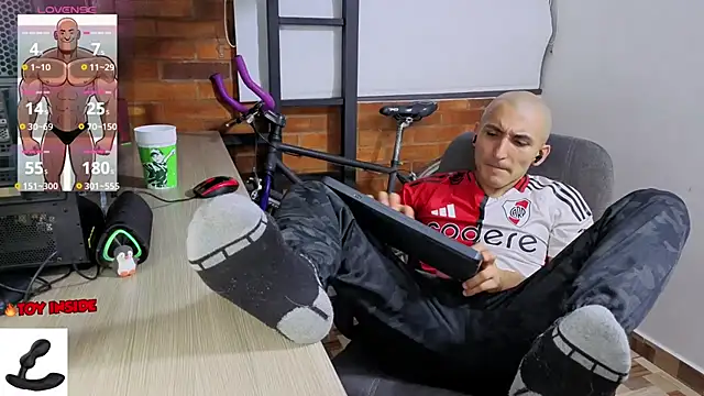 Marck_Muscle's Webcam Show