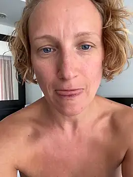 UmaTruewoman 网络视讯表演