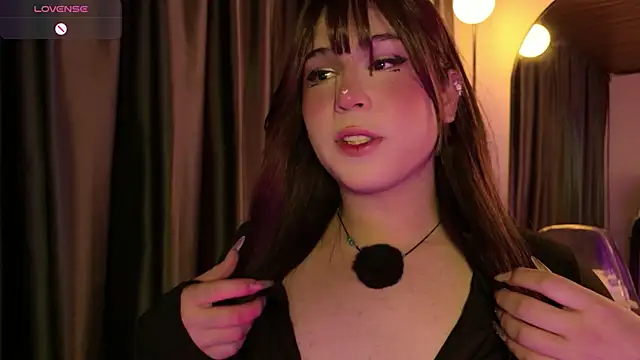 Yuri_Stars Adlı Modelin Canlı XXX Sohbeti