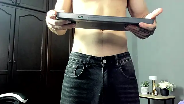 Show modela eren_jeager na web-kameri