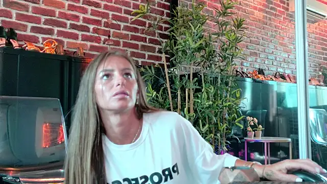 MayaHellen – webcam-show