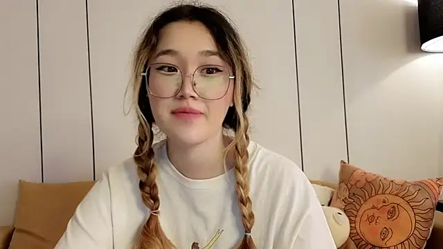 Jennatyan Adlı Modelin Canlı XXX Sohbeti