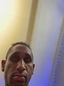 TheRealMrDLlong's Webcam Show