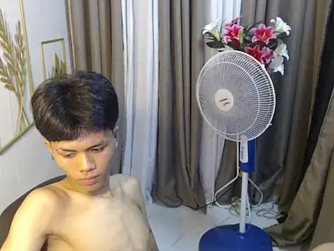 sweetguy_forth Show Webcam