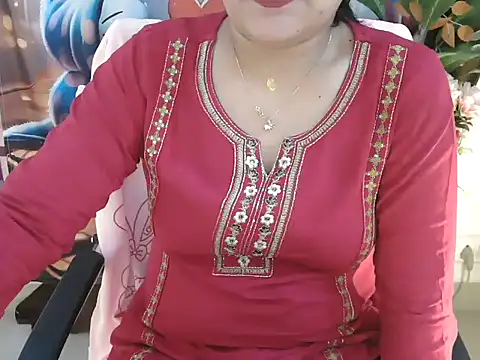 _chitranshi's Webcam Show