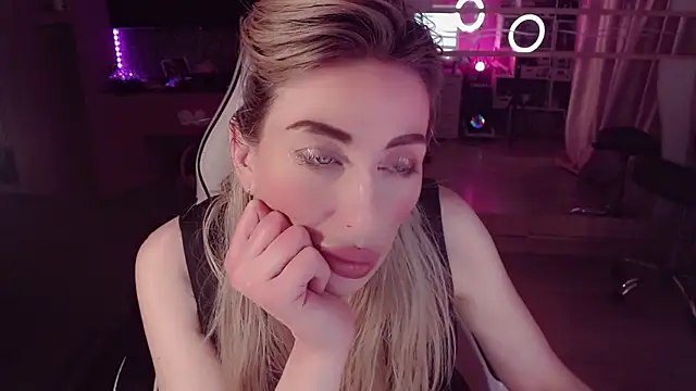 Chat XXX en directo de AnnieGOld_
