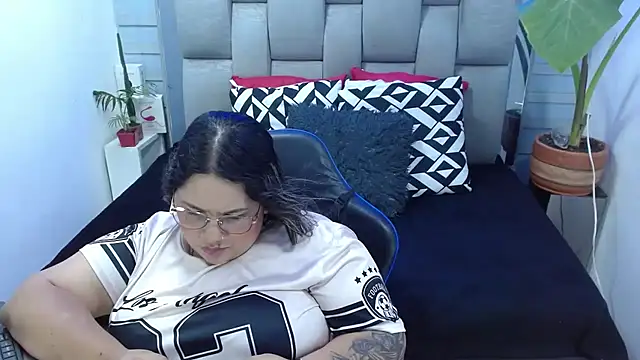 evelin_zaens Pertunjukan Webcam