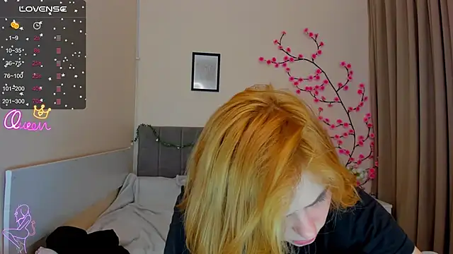 DellaRows' Live XXX Chat
