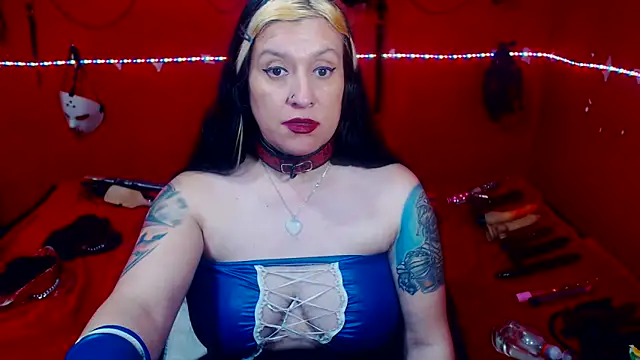 XXX chat uživo modela MATURE_Randy