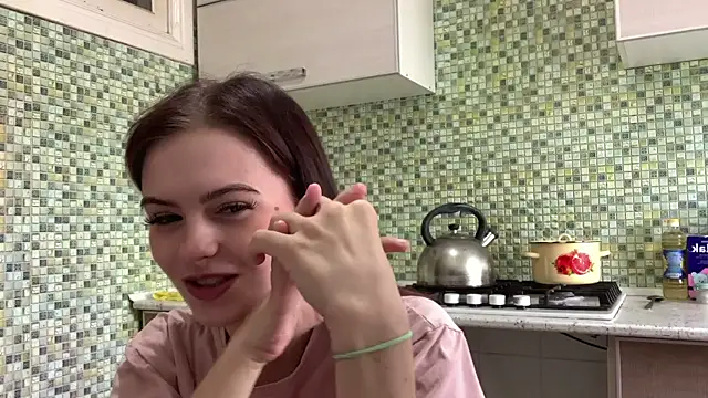KikiAmino live XXX chat