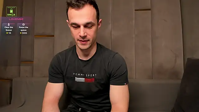 BrandonNorris Show in webcam