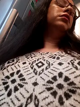 Chat +18 de Tinka-Bella-Privat ao vivo