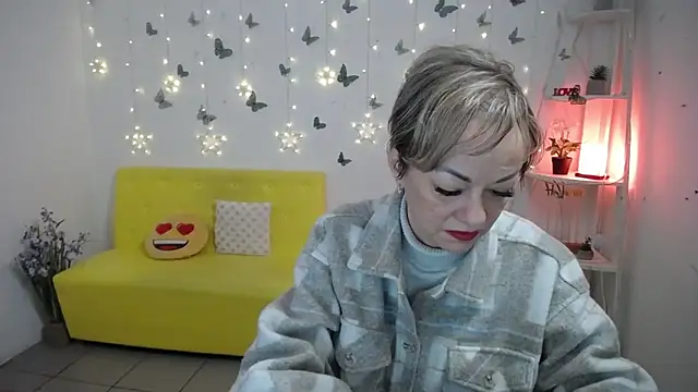 Вебкам-шоу NikaMayu