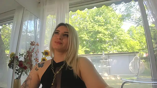 Chatroom XXX en direct de Ella_Vee