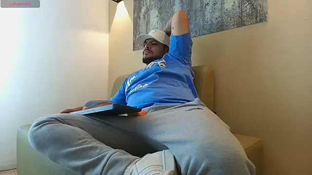 TROY_KIRK's Live XXX Chat