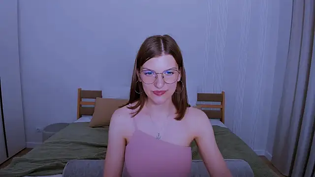 AnnaThorne Adlı Modelin Canlı XXX Sohbeti