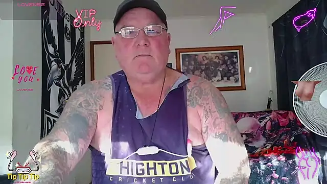 KINKYBLUEYES69 现场XXX聊天
