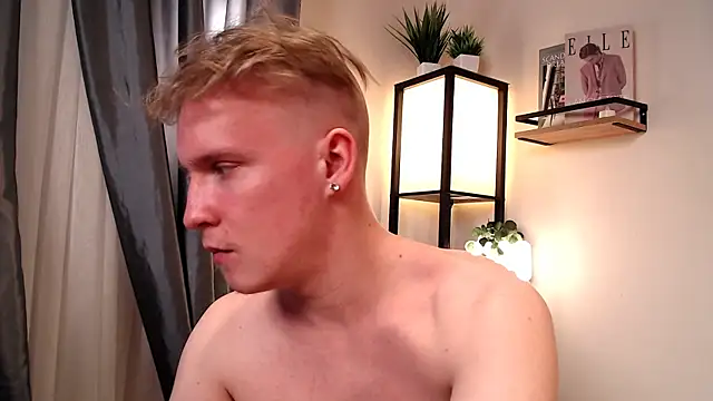 AlexxSweet: вебкам-шоу