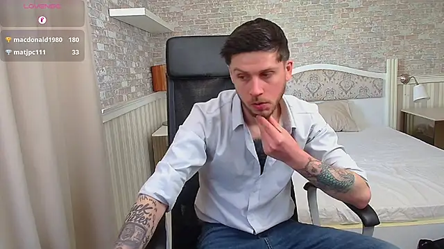 JonahShaw Chat XXX in diretta