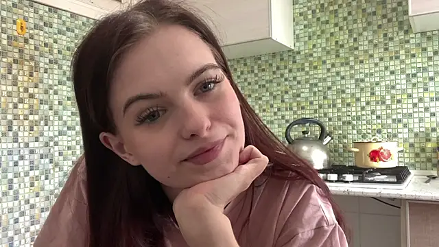 KikiAmino Chat XXX in diretta