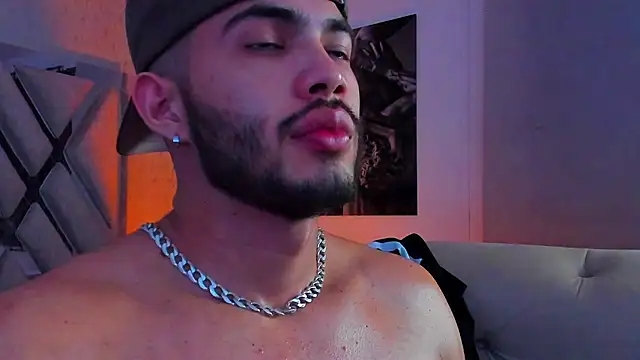 Vincentblack Adlı Modelin Canlı XXX Sohbeti