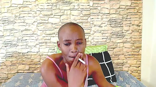 EbonyOlive69 élő XXX-chatje