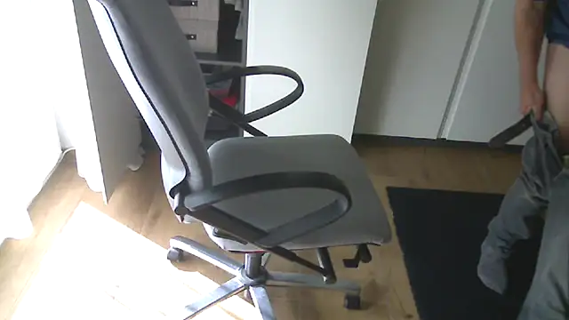 nudekerschi_m 在線直播表演