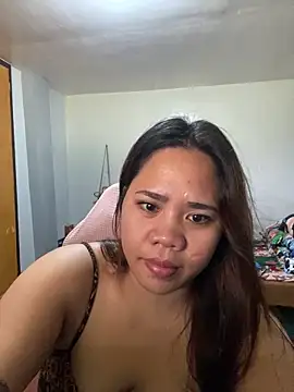 _UrSingleMamiBella_ Adlı Modelin Canlı XXX Sohbeti