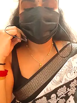 soundharya_tamil live XXX chat