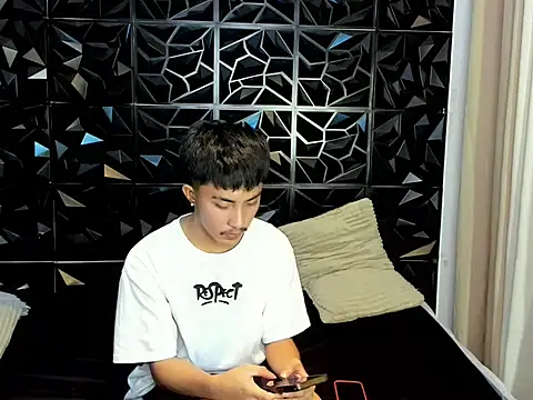 Urloverhardcock 现场XXX聊天
