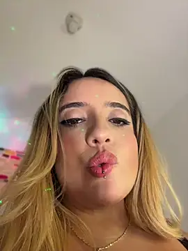 _Ninasanz Chat XXX in diretta