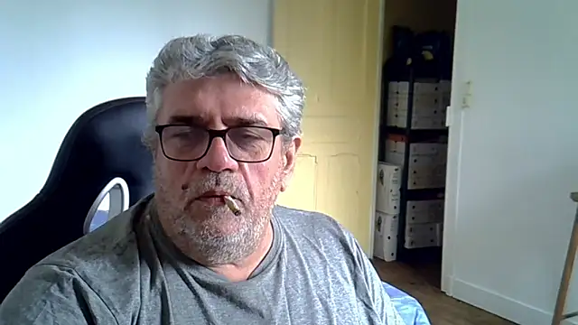 Pokazy przed kamerką – Laurent_oldmen