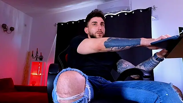 Chatroom XXX en direct de MightyAaron66