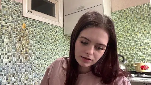 XXX chat uživo modela KikiAmino