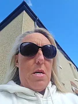 Chat XXX ao vivo de theblondecocklover