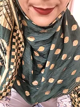 Indian-Aleena Adlı Modelin Canlı XXX Sohbeti