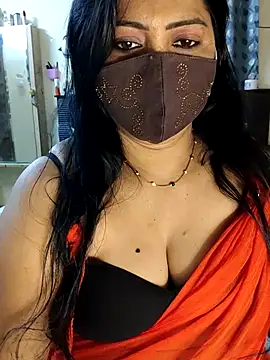 Anusri_359359のライブXXXチャット