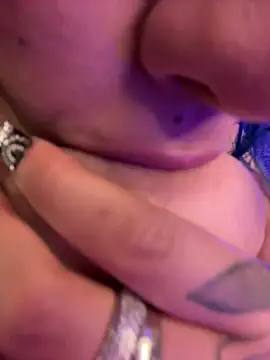 Scarlett-LS Show in webcam