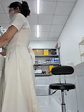 HinaLovely Adlı Modelin Canlı XXX Sohbeti
