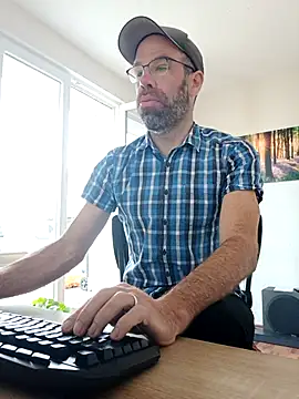 DaddyHarry_MatureStallion Webcam-Show