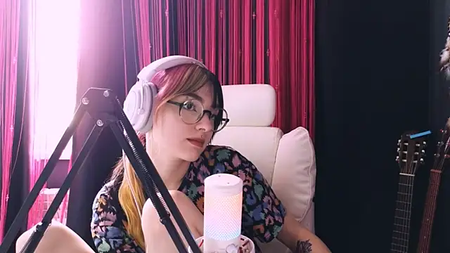 Chat XXX en directo de Avi_Nile