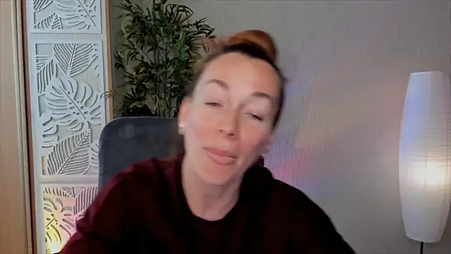 RebeccaMartinez 即時 XXX 聊天