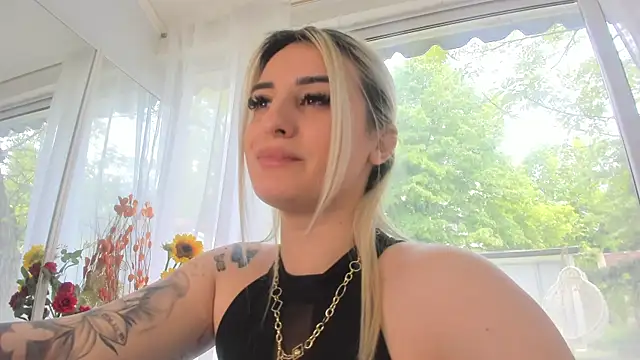Chat XXX en directo de Ella_Vee