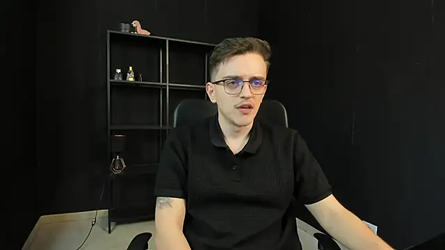 FelixStarkk Chat XXX in diretta
